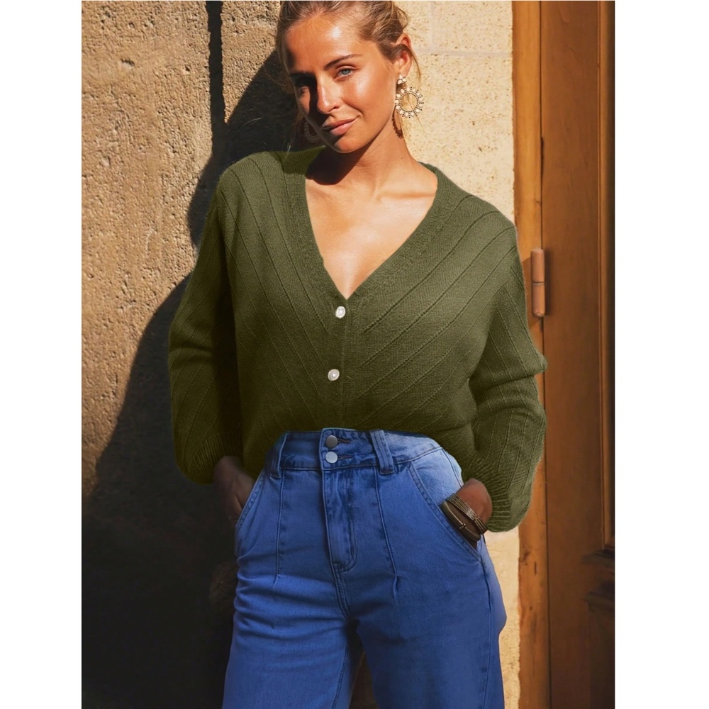 V-Cut Buttoned Down Green Knit Cardigan Textured, Long Sleeve - Picture 2 of 7